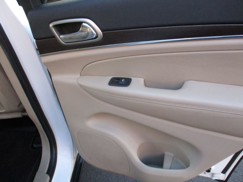 2017 Jeep Grand Cherokee Image 22