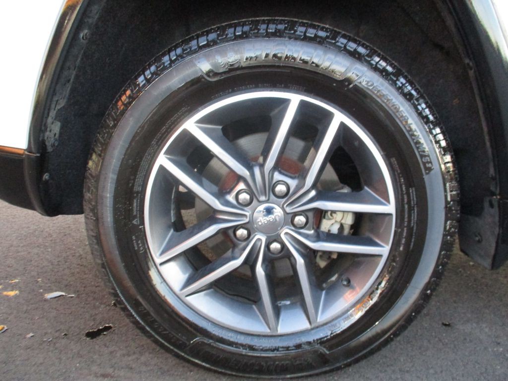 2017 Jeep Grand Cherokee Image 25
