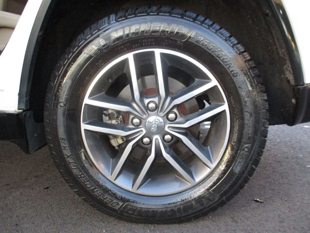 2017 Jeep Grand Cherokee Image 26