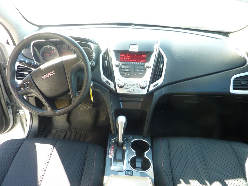 2011 GMC Terrain Image 9