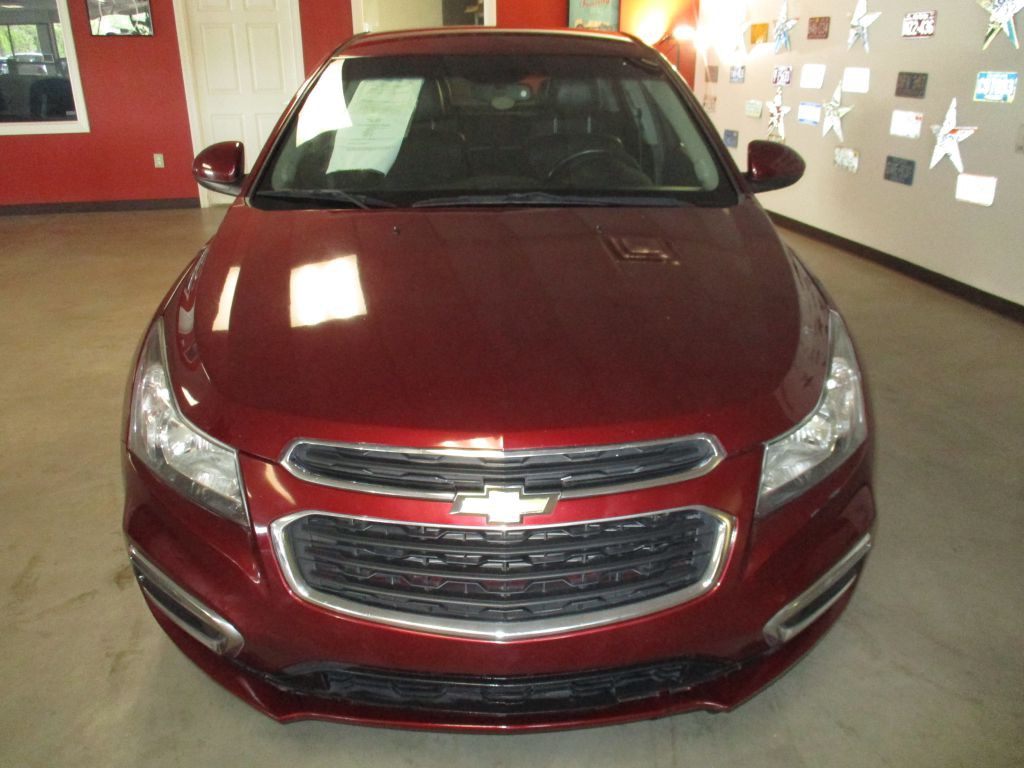 2015 Chevrolet Cruze Image 2