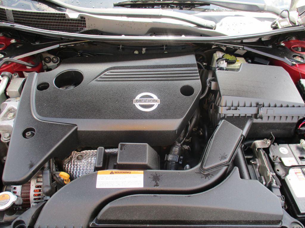 2014 Nissan Altima Image 9