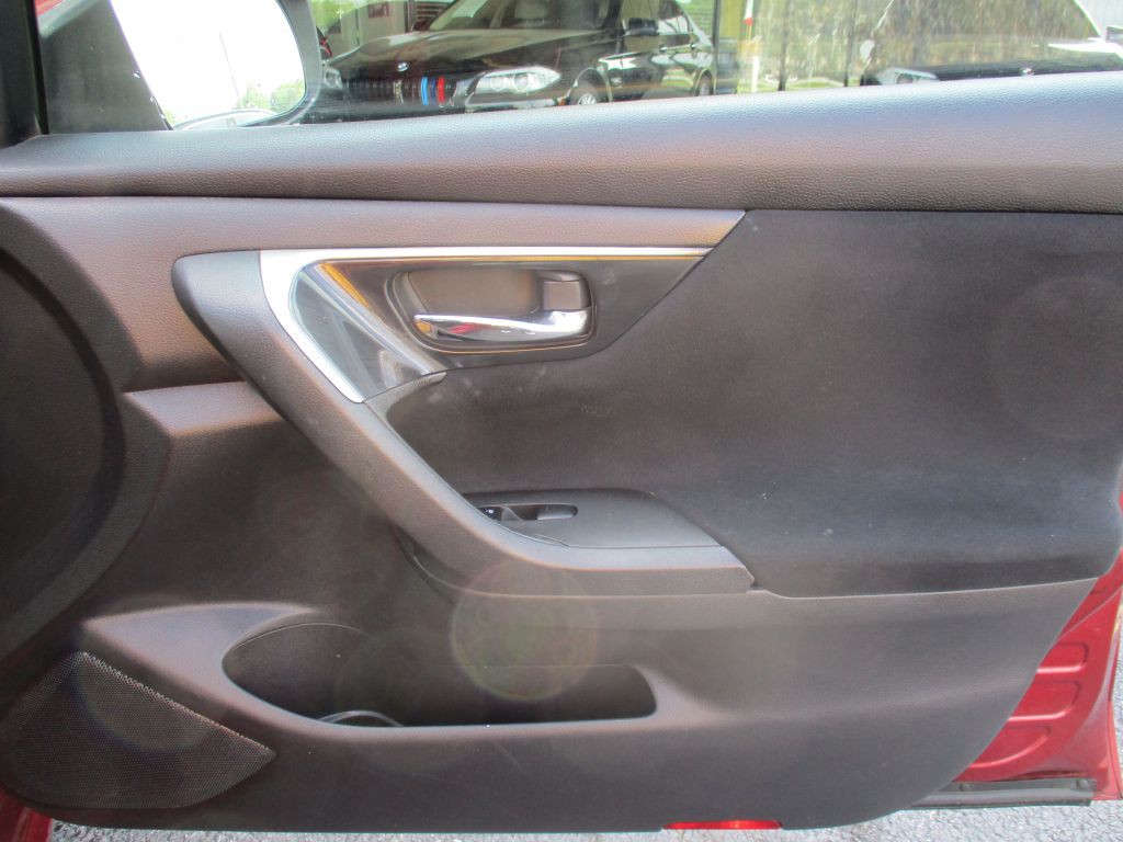 2014 Nissan Altima Image 16