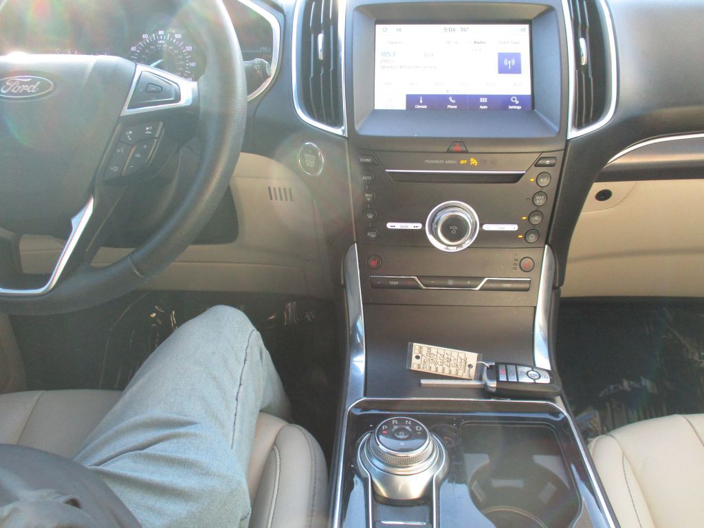 2019 Ford Edge Image 13