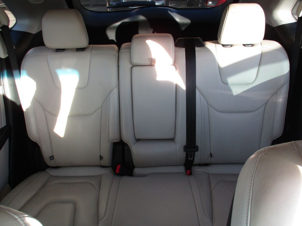 2019 Ford Edge Image 15