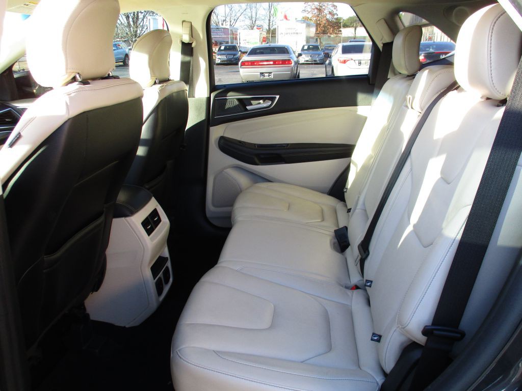 2019 Ford Edge Image 18