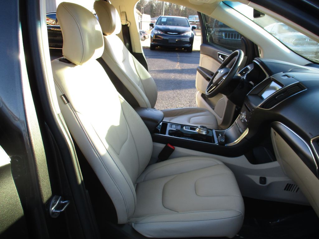 2019 Ford Edge Image 20