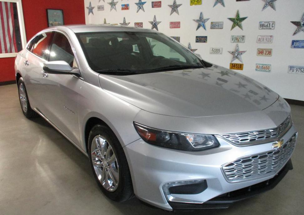 2017 Chevrolet Malibu Image 1