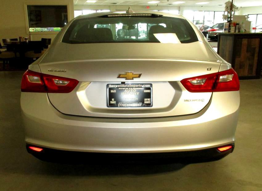 2017 Chevrolet Malibu Image 5