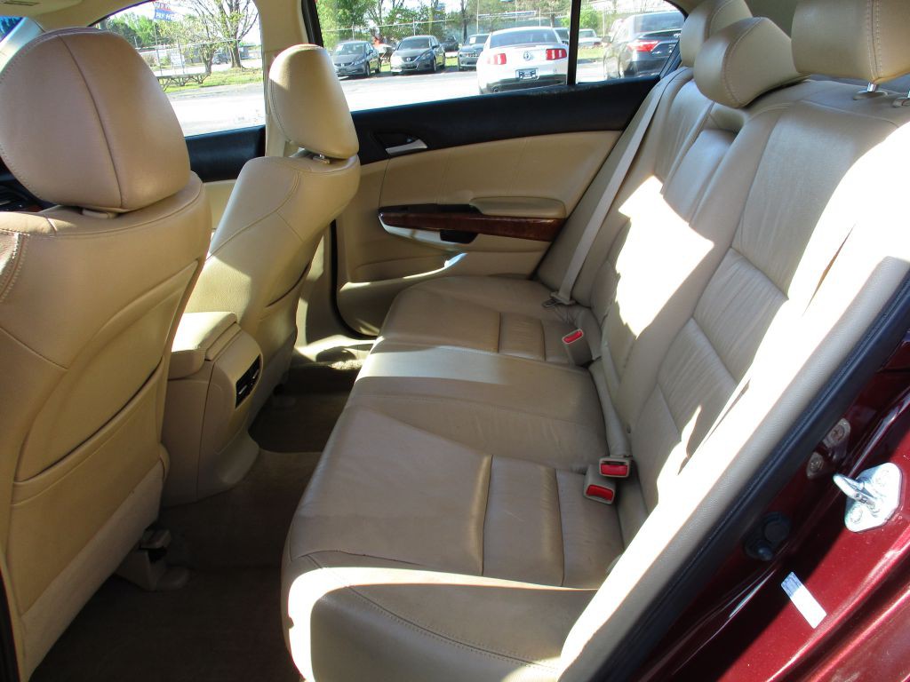 2011 Honda Accord Image 18