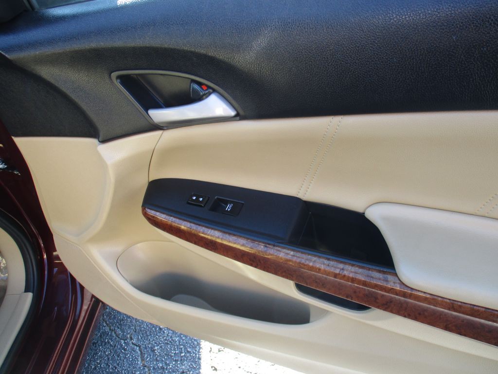 2011 Honda Accord Image 24