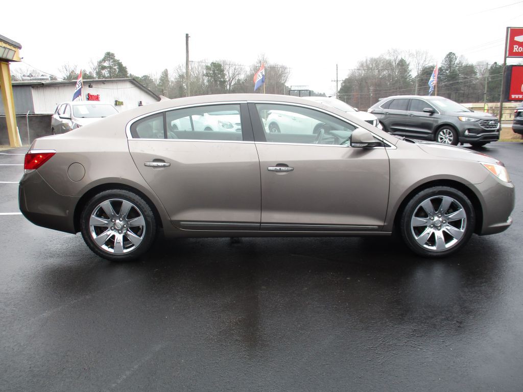2010 Buick Lacrosse Image 4