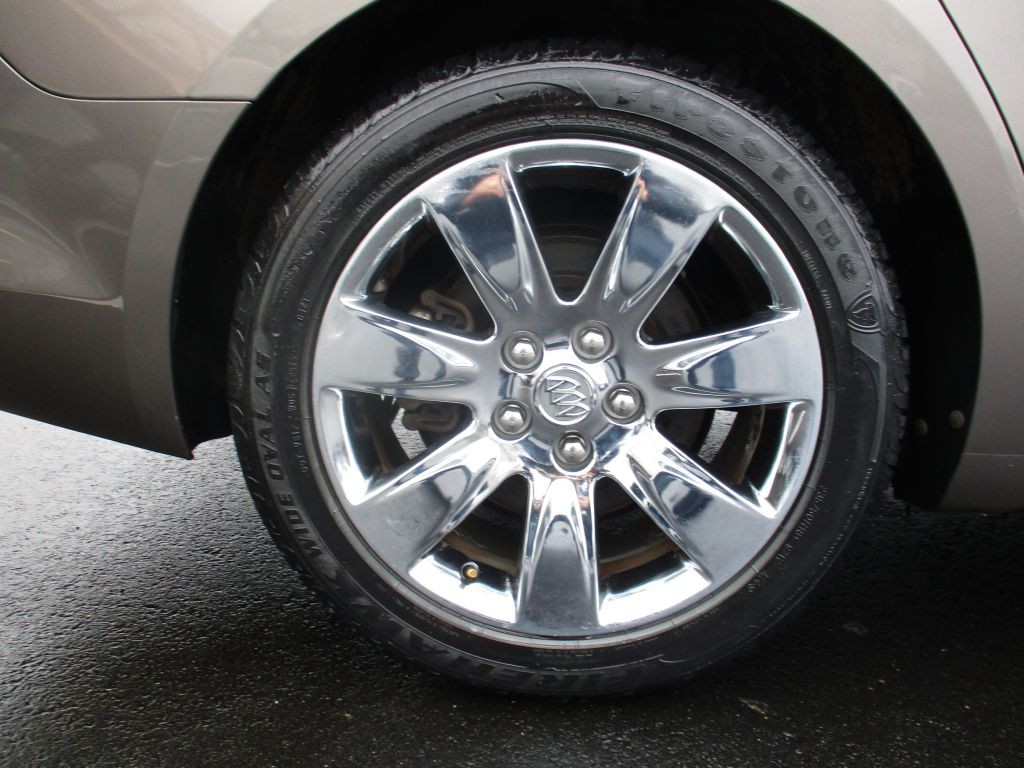 2010 Buick Lacrosse Image 25