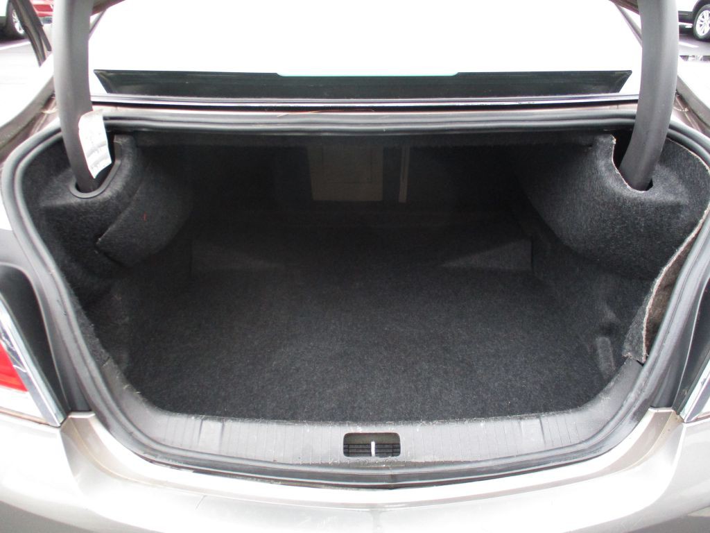 2010 Buick Lacrosse Image 28