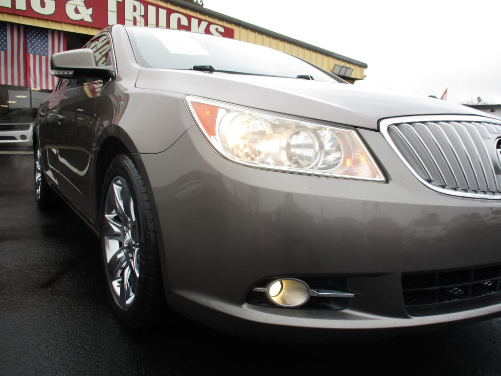 2010 Buick Lacrosse Image 10