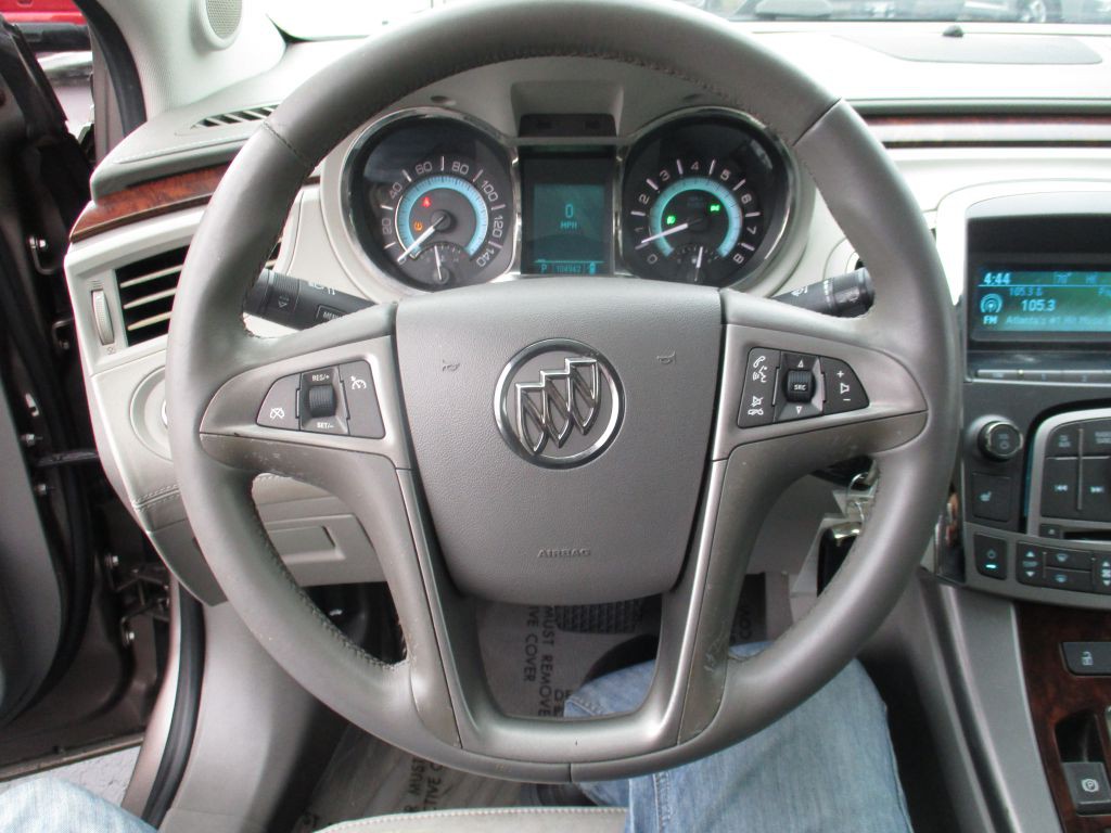 2010 Buick Lacrosse Image 11