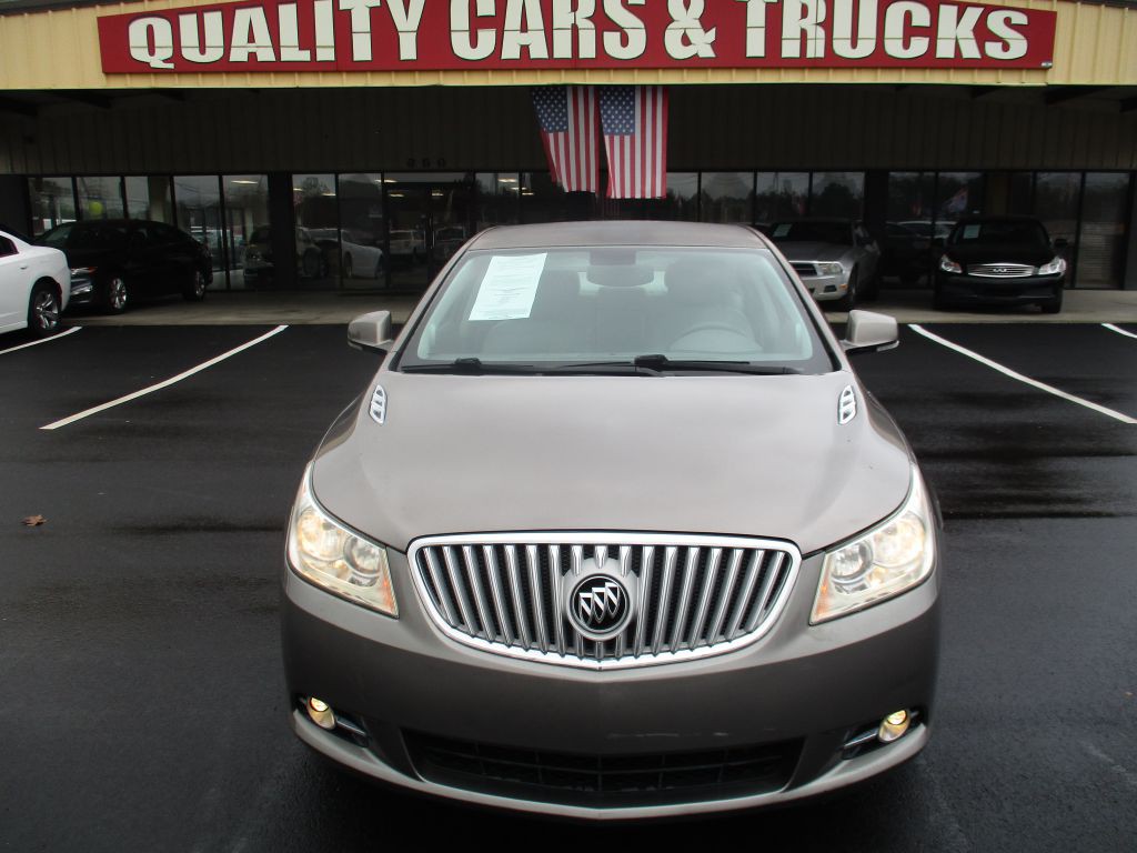 2010 Buick Lacrosse Image 2