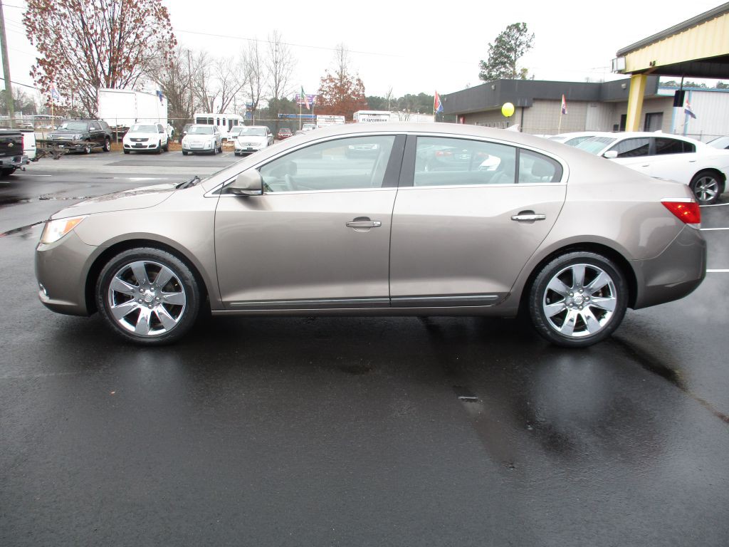 2010 Buick Lacrosse Image 3