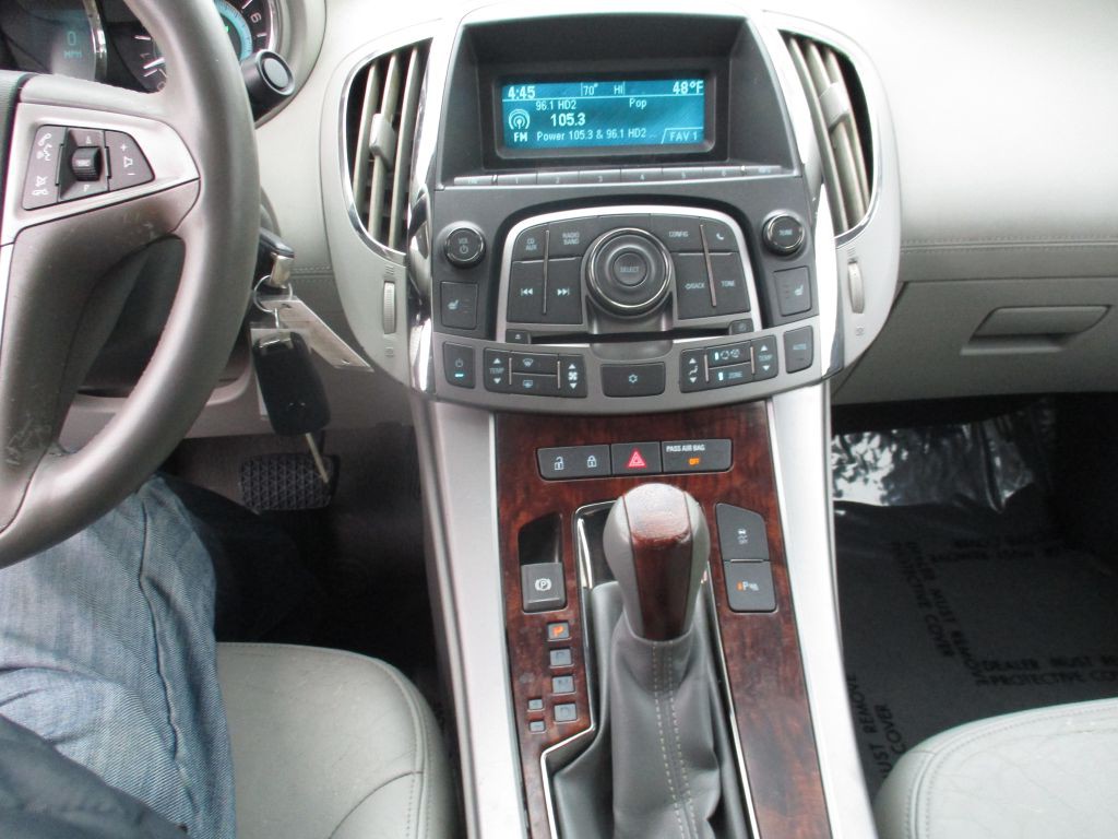 2010 Buick Lacrosse Image 12
