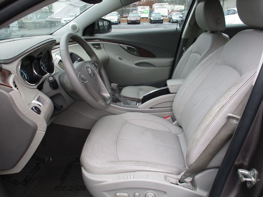 2010 Buick Lacrosse Image 15