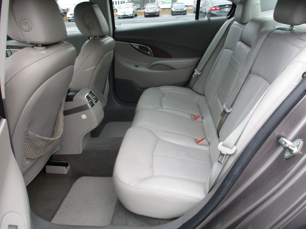 2010 Buick Lacrosse Image 16