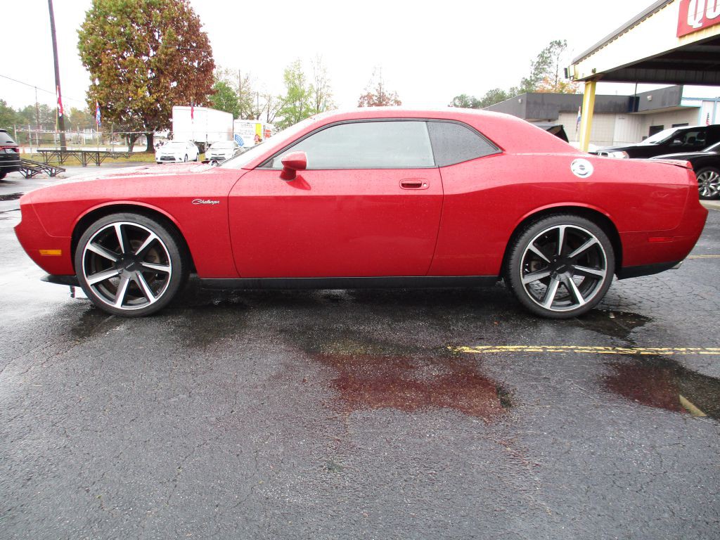 2010 Dodge Challenger Image 2