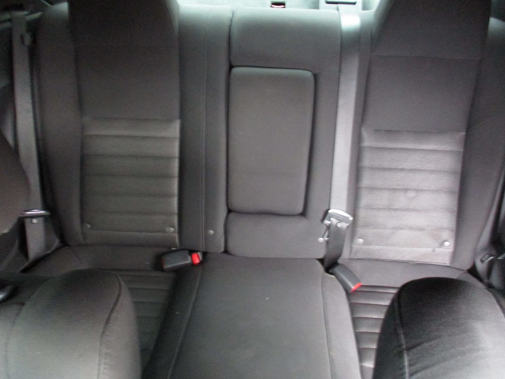 2010 Dodge Challenger Image 14