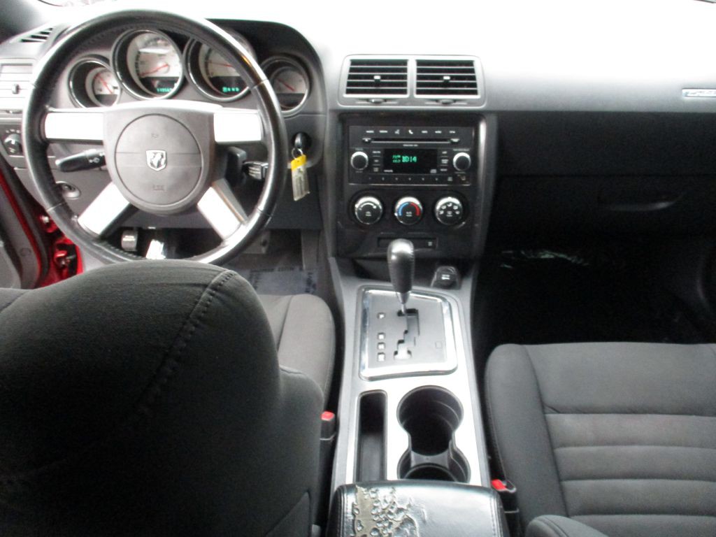 2010 Dodge Challenger Image 15