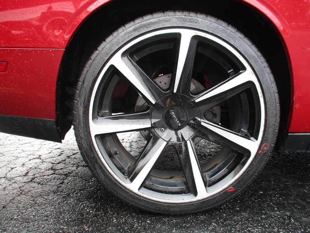 2010 Dodge Challenger Image 23