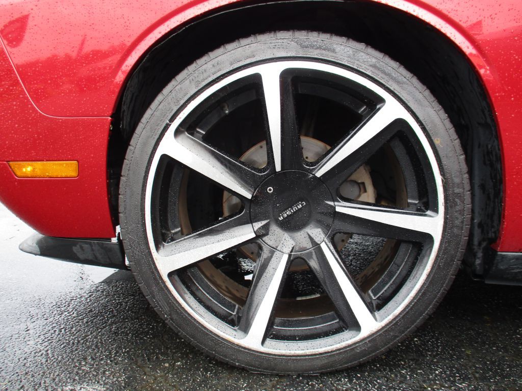 2010 Dodge Challenger Image 25