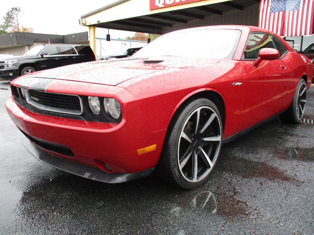 2010 Dodge Challenger Image 1