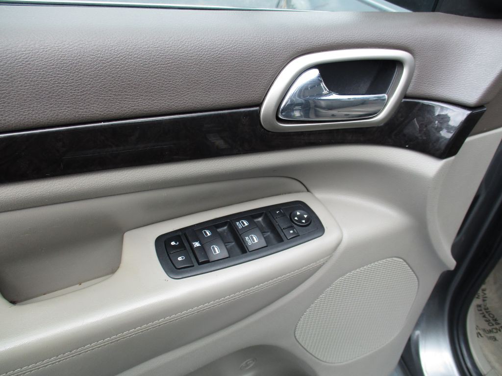 2012 Jeep Grand Cherokee Image 19