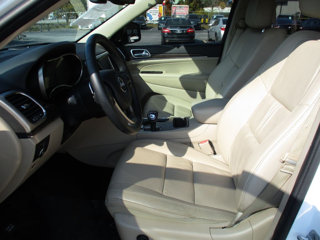 2014 Jeep Grand Cherokee Image 17