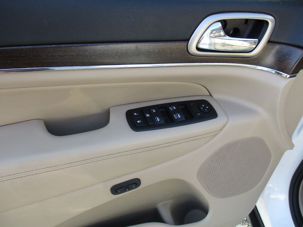 2014 Jeep Grand Cherokee Image 21