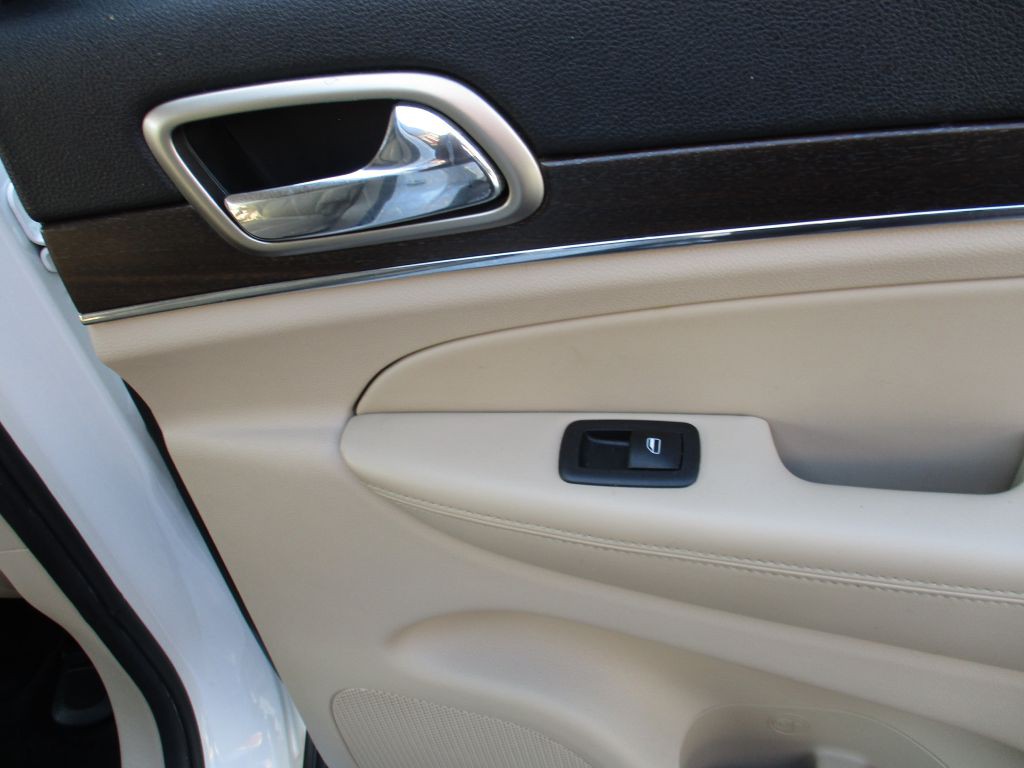 2014 Jeep Grand Cherokee Image 23