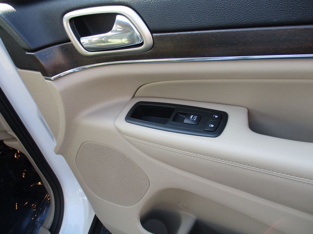 2014 Jeep Grand Cherokee Image 24