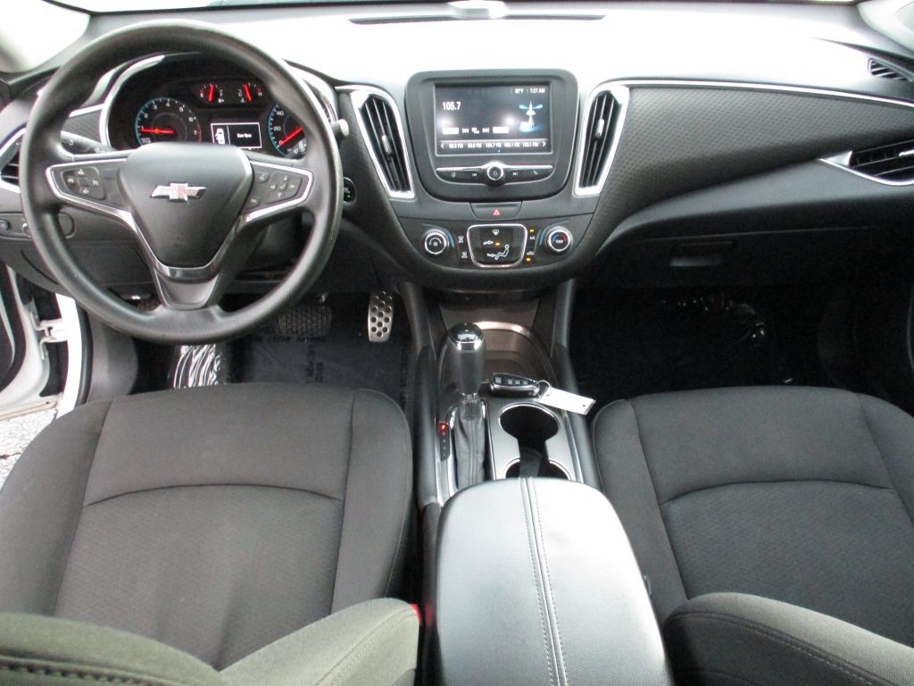 2016 Chevrolet Malibu Image 15