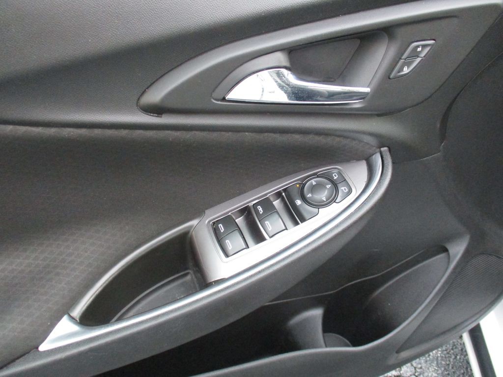 2016 Chevrolet Malibu Image 20