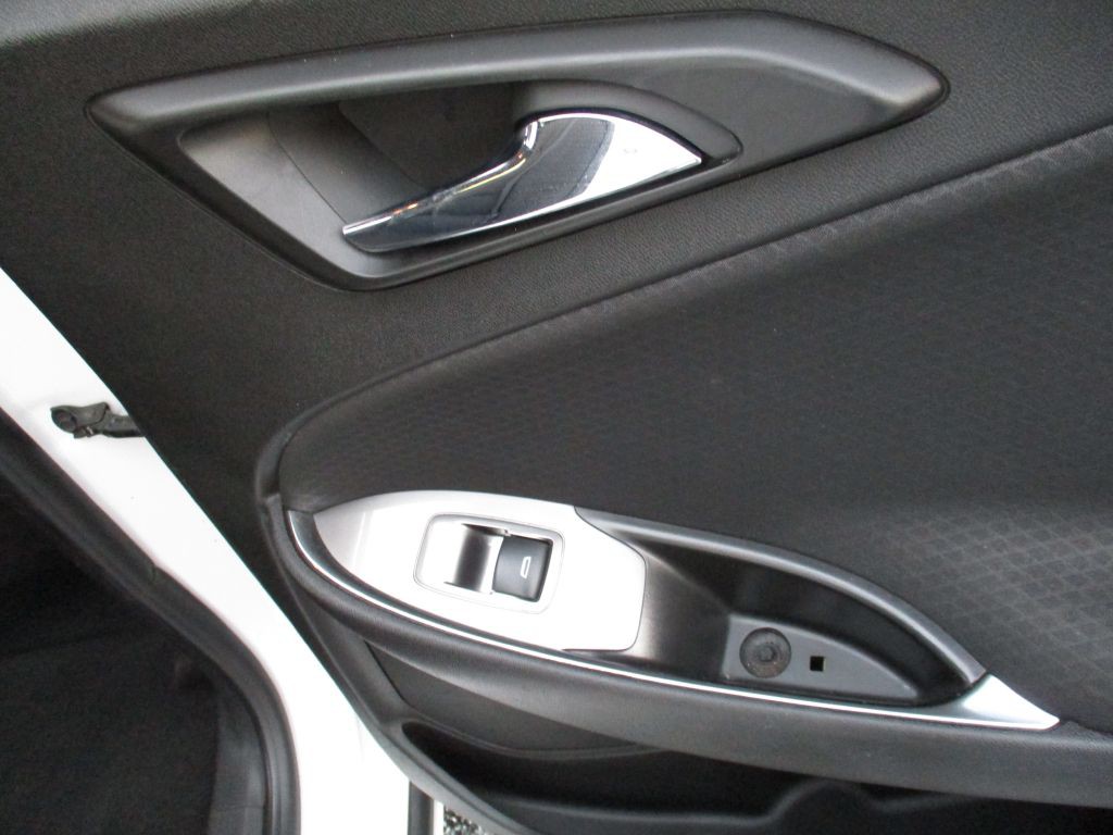 2016 Chevrolet Malibu Image 22