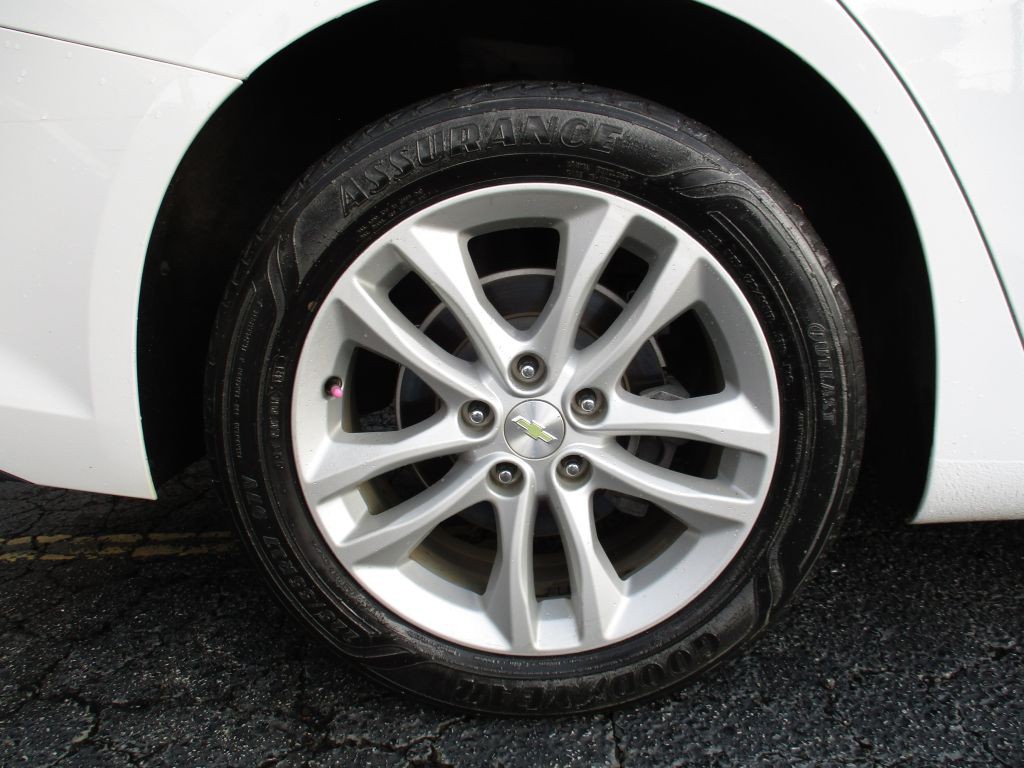 2016 Chevrolet Malibu Image 25