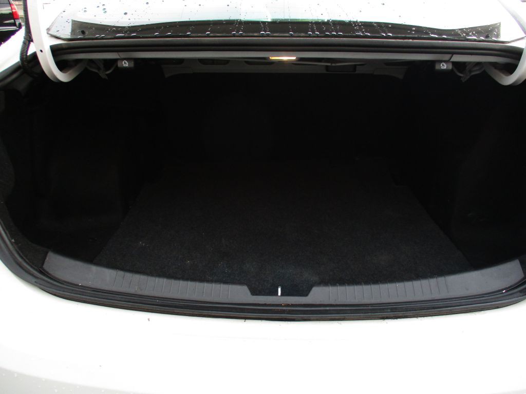 2016 Chevrolet Malibu Image 28