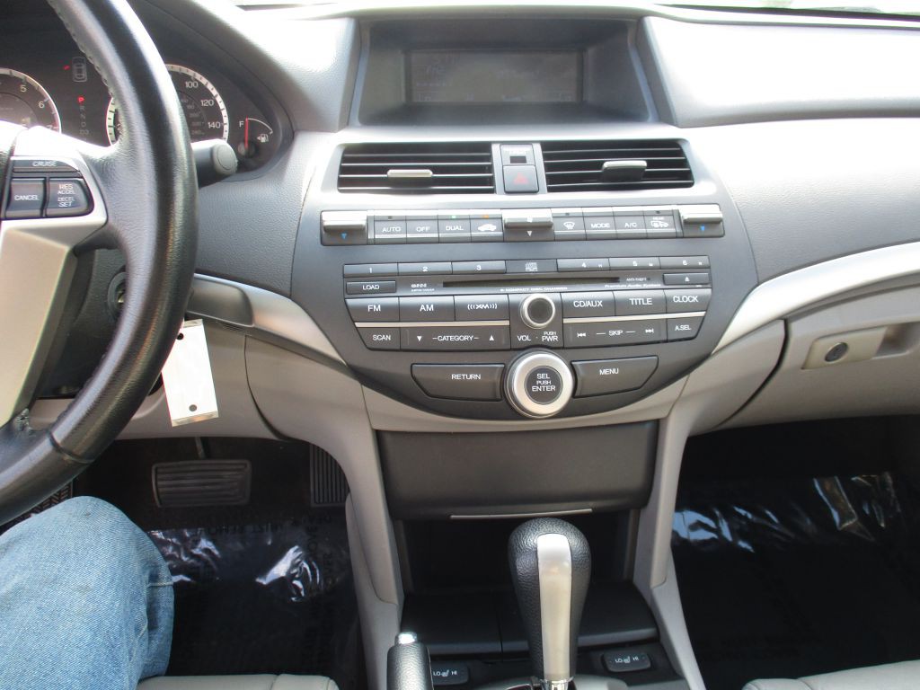 2009 Honda Accord Image 12