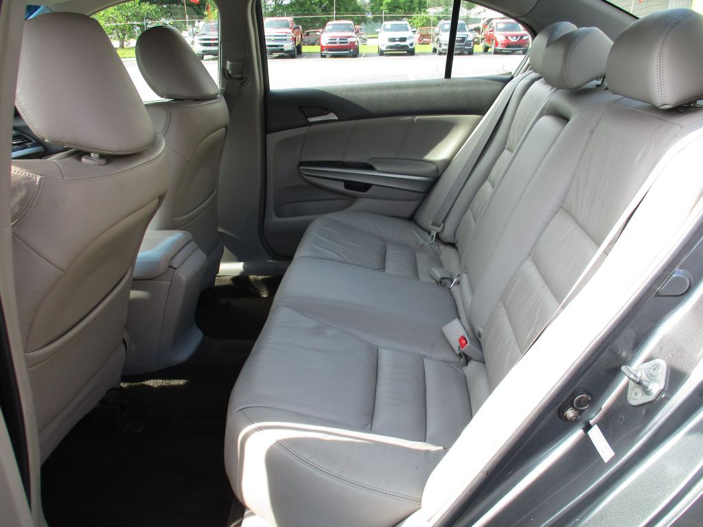 2009 Honda Accord Image 16