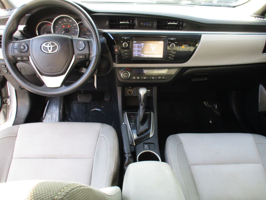 2014 Toyota Corolla Image 16