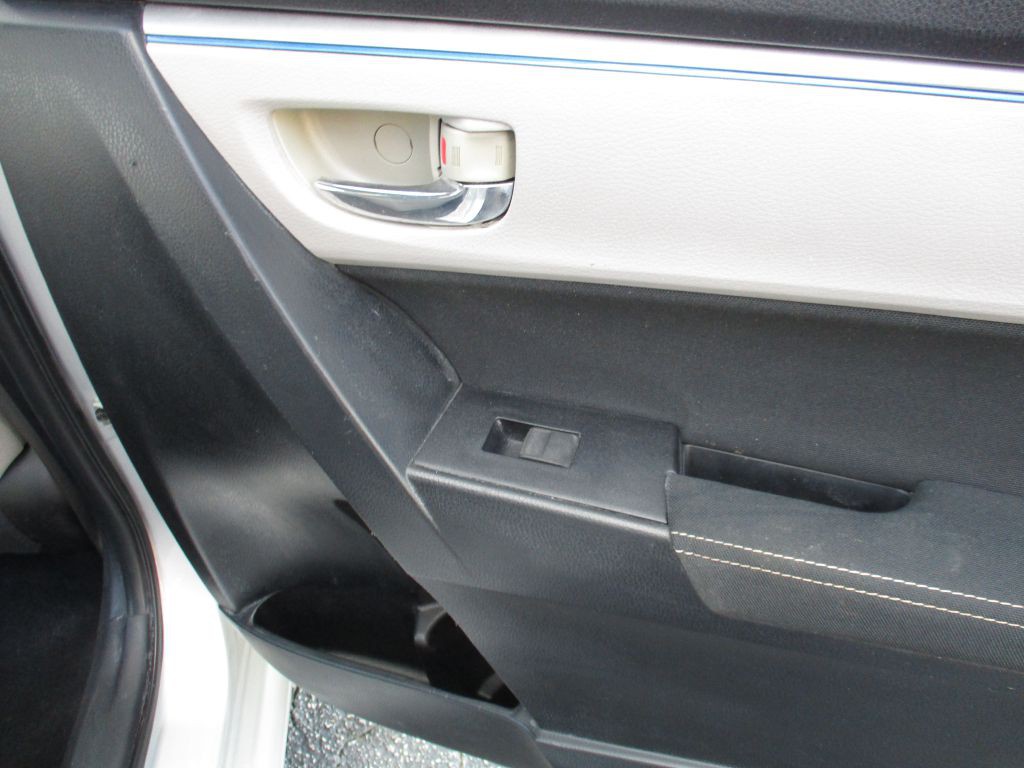 2014 Toyota Corolla Image 23