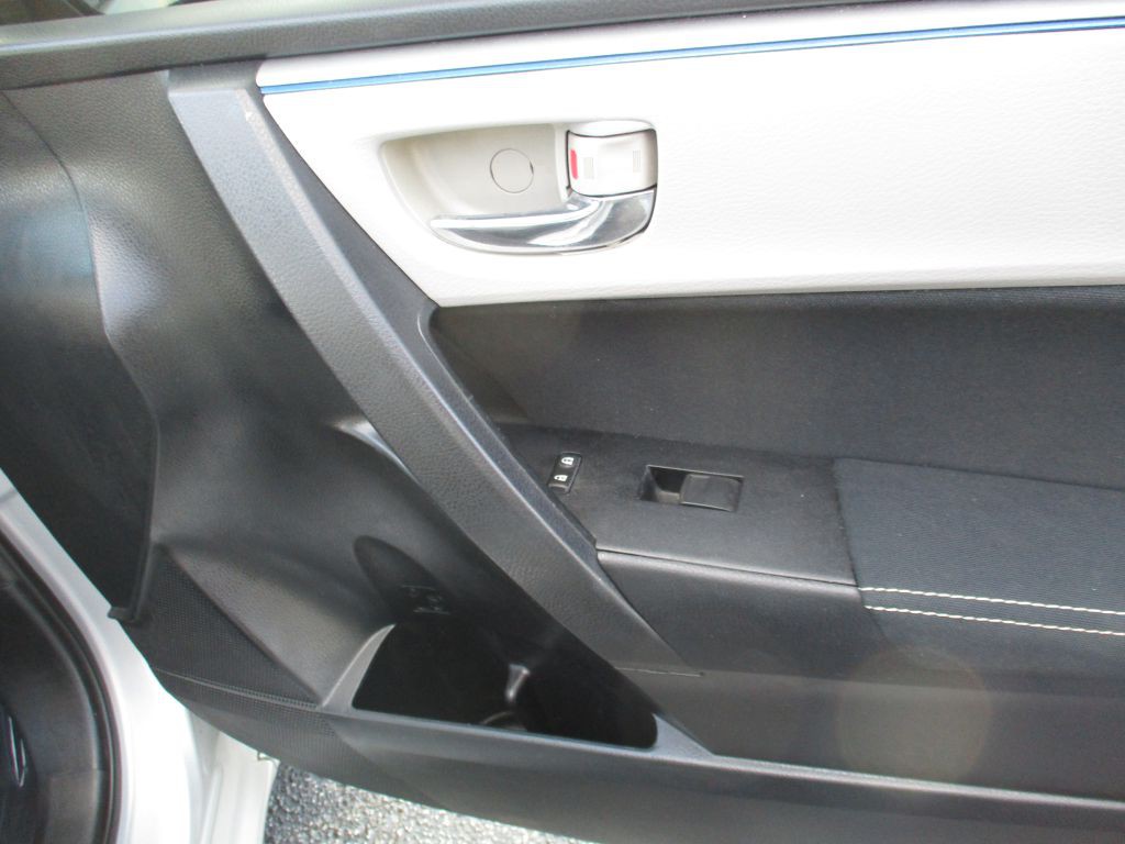 2014 Toyota Corolla Image 24