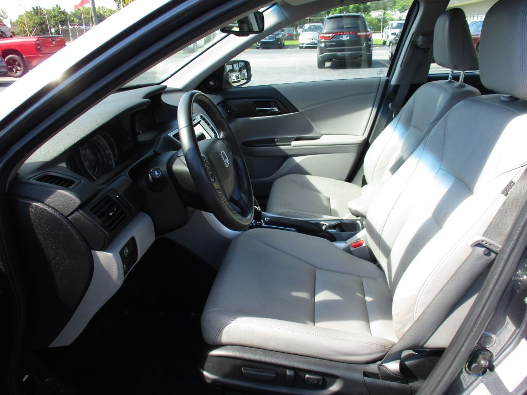 2013 Honda Accord Image 16