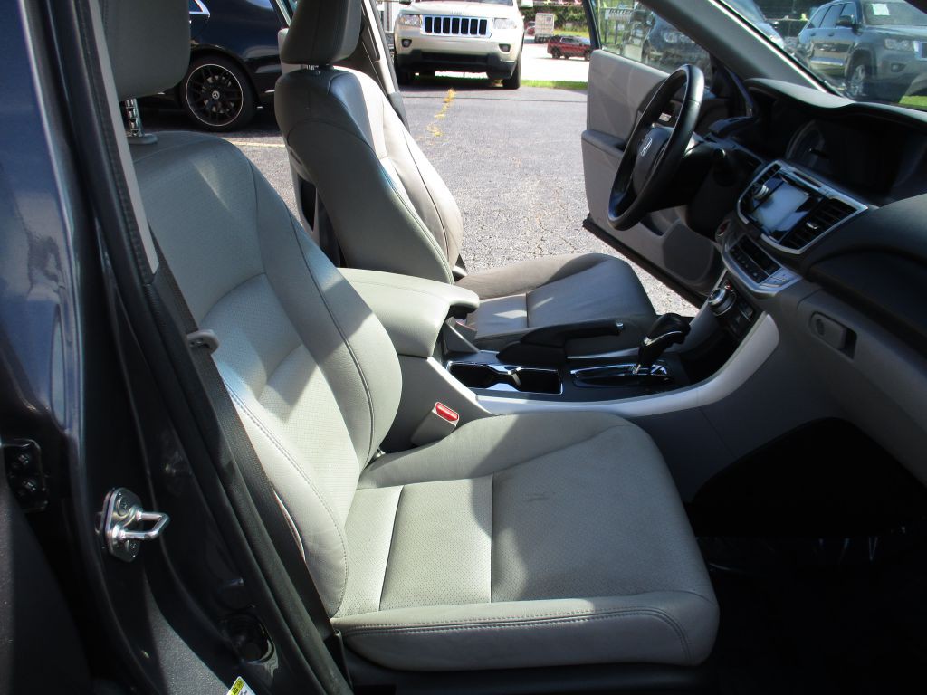 2013 Honda Accord Image 19