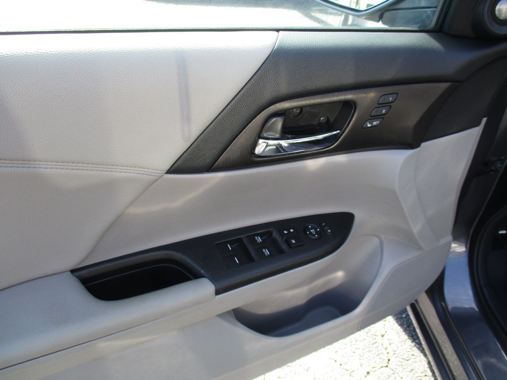 2013 Honda Accord Image 20