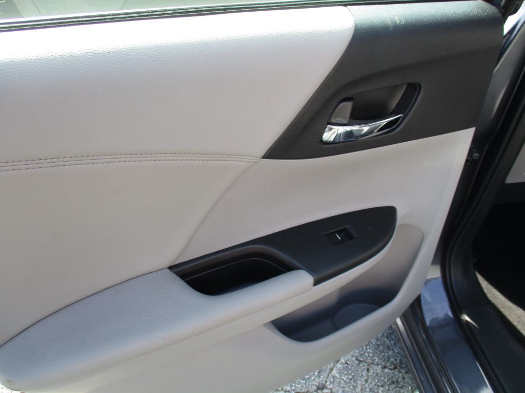 2013 Honda Accord Image 21